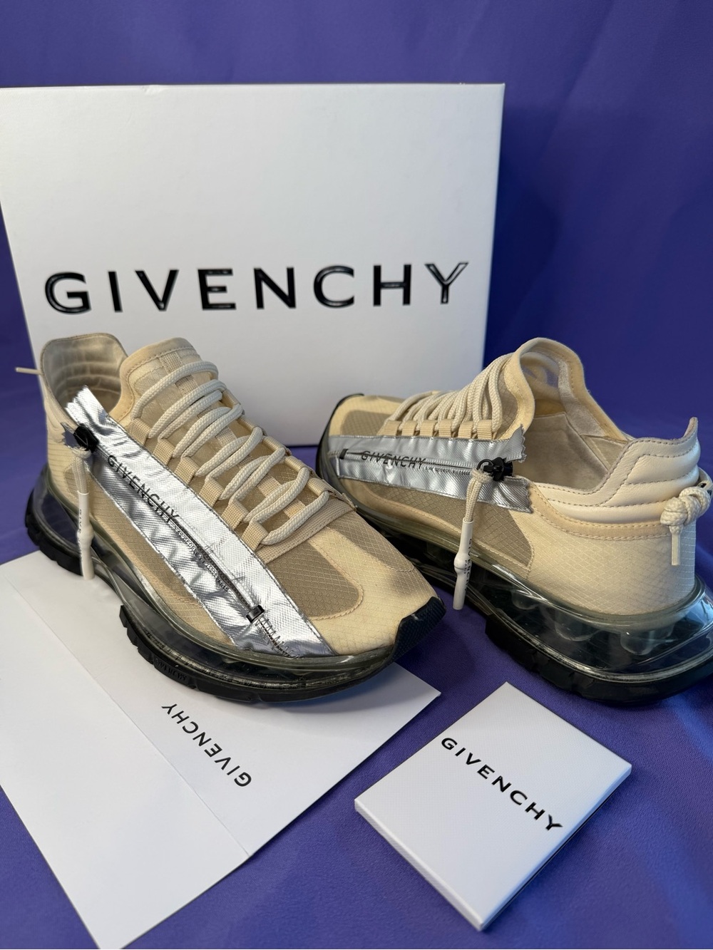 Givenchy Spectre Runner Zip Sneakers Off-White Cream Silver Logo EU 39 / US 9